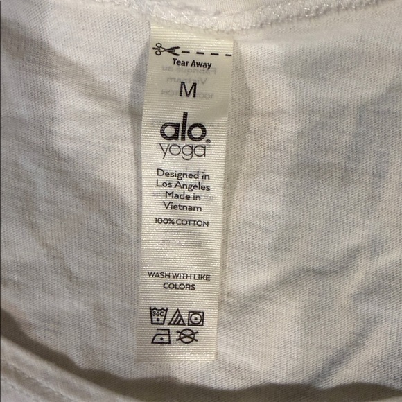 ALO Yoga White Scoop Neck cropped Tank Top - Picture 2 of 3